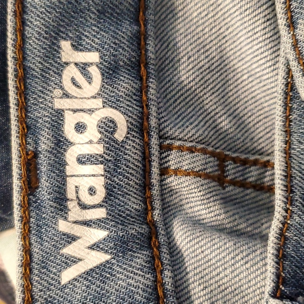 Wranglers size 34x32 - Picture 4 of 6
